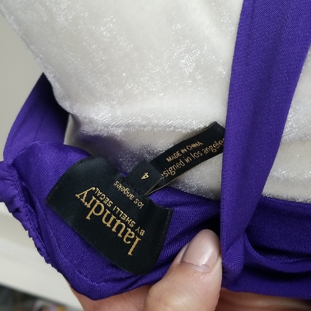 Dress - Picture 5 of 5